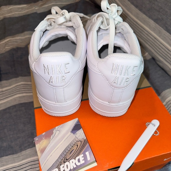 Nike Air Force 1 ‘Color of the Month’ White LIKE NEW - Picture 4 of 13